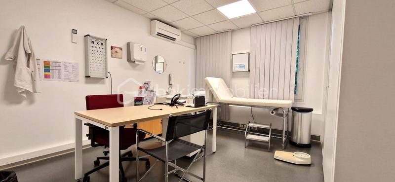 Bureau - 763 m² - 26 pièces