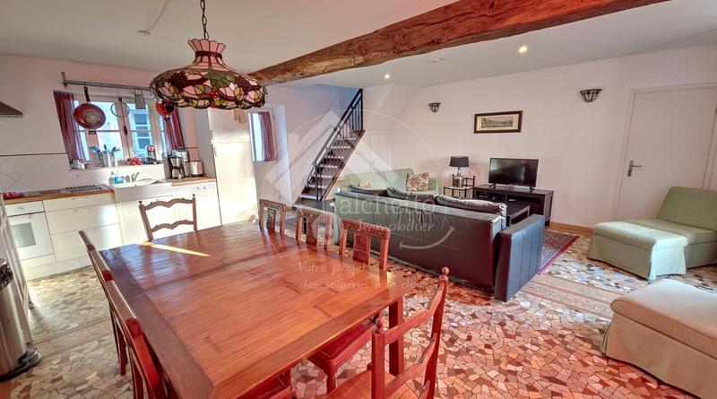 Propriété - 230 m² - 12 pièces