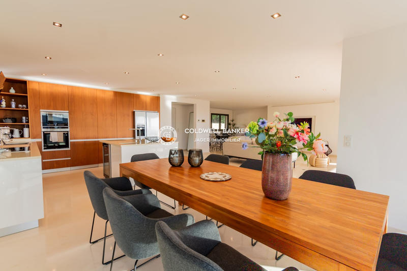 Villa - 250 m² - 7 pièces