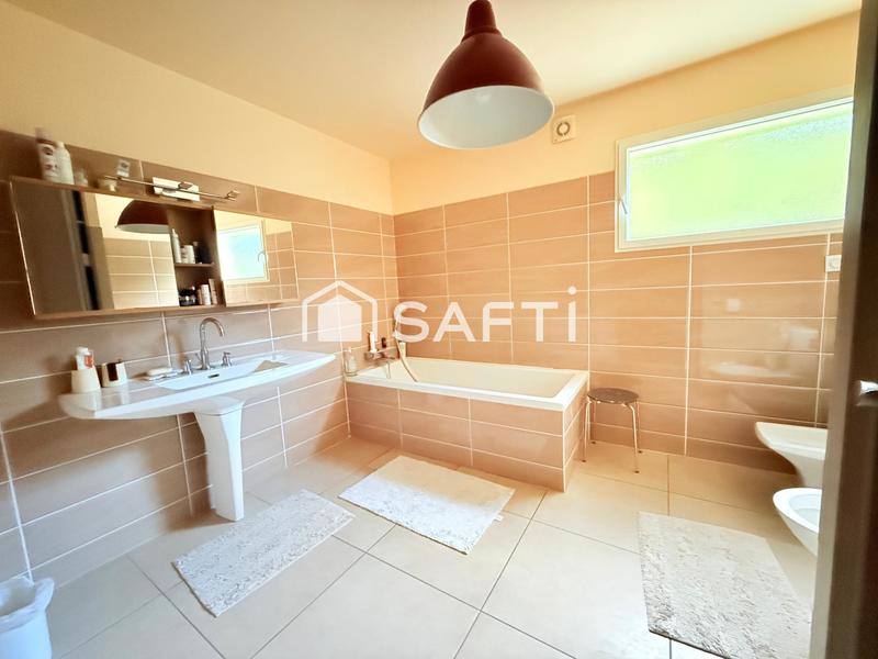 Maison - 364 m² - 12 pièces