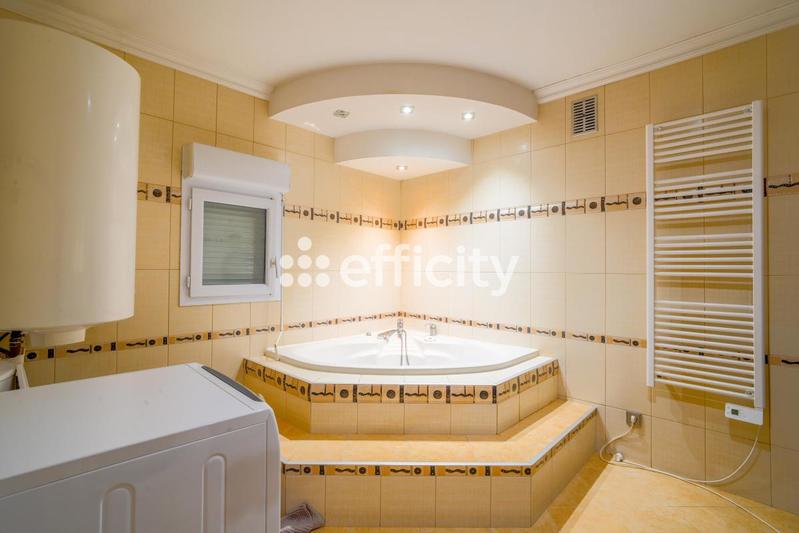 Maison - 110 m² - 3 pièces