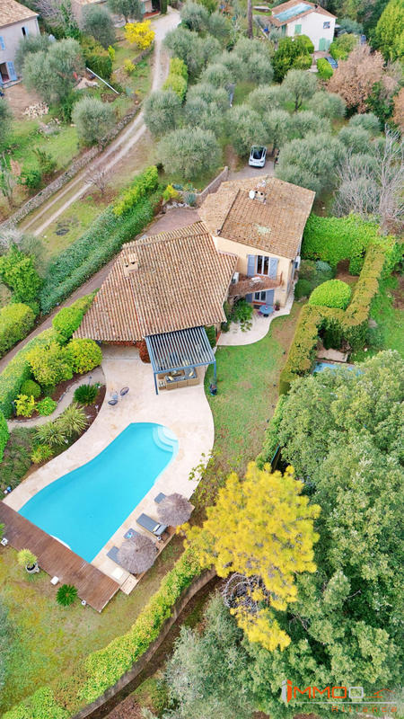 Maison - 197 m² - 6 pièces