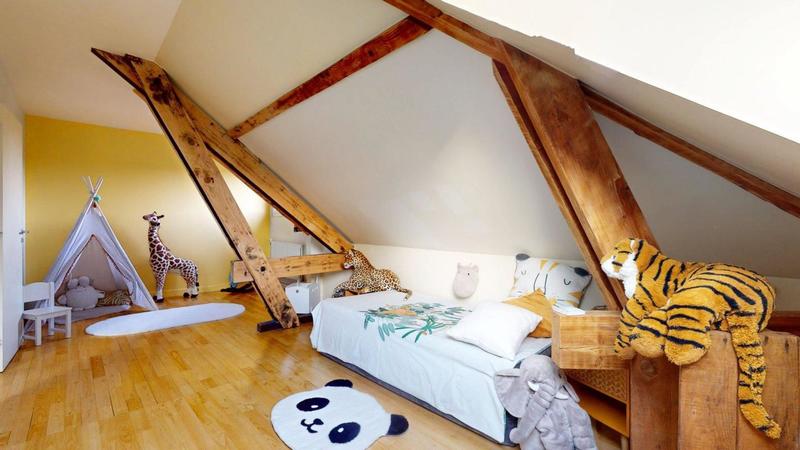 Maison - 225 m² - 8 pièces