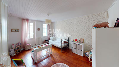 Maison - 340 m² - 8 pièces