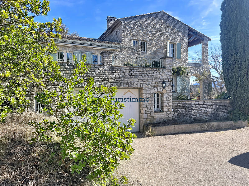 Villa - 211 m² - 6 pièces