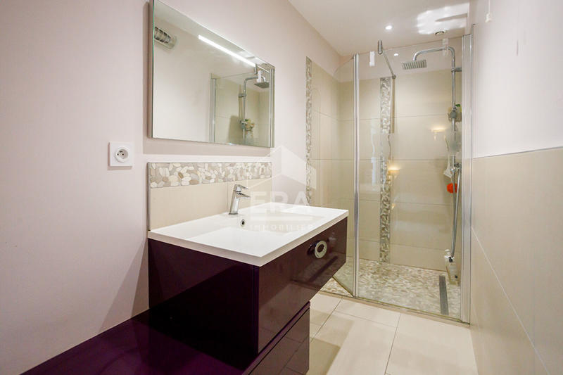 Maison - 195 m² - 5 pièces