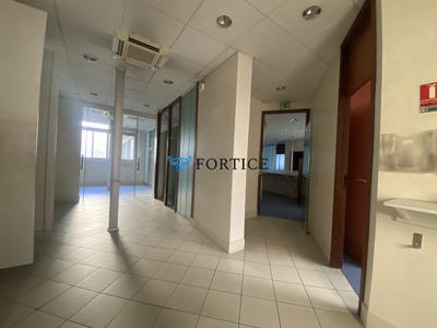 Local commercial - 268 m²