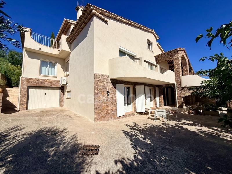 Maison - 315 m² - 11 pièces