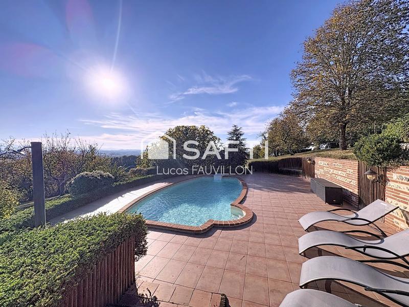 Maison - 294 m² - 10 pièces