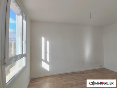 Appartement - 65 m² - 4 pièces