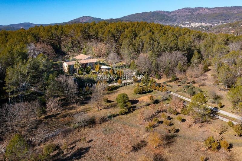 Maison - 450 m² - 10 pièces