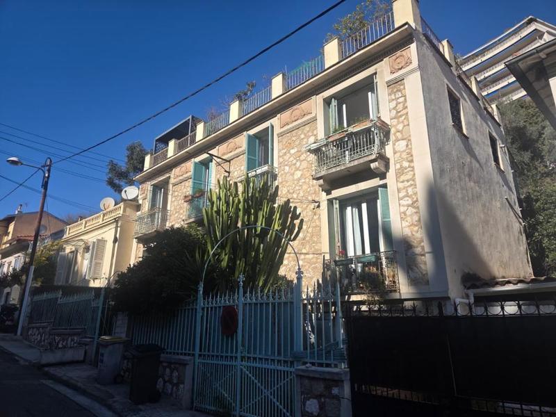 Penthouse - 100 m² - 4 pièces