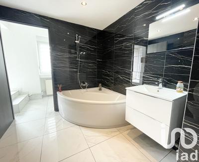 Appartement - 91 m² - 6 pièces