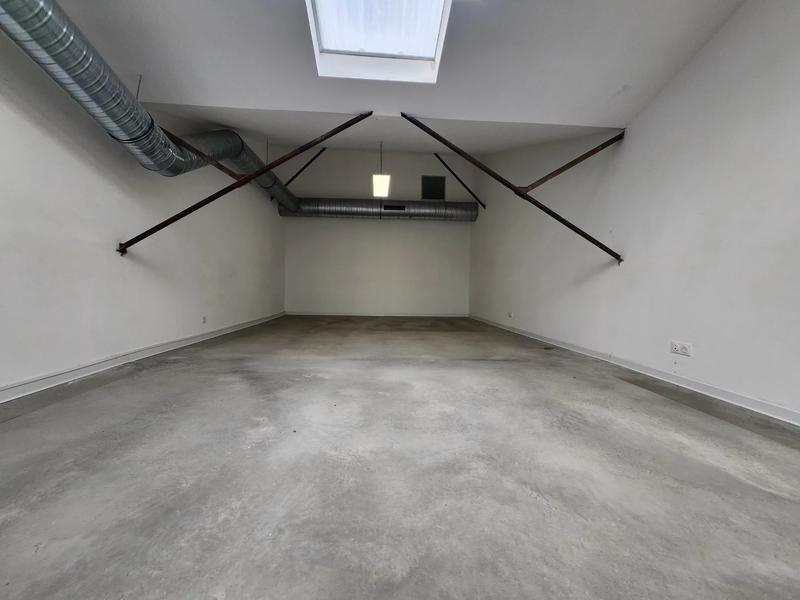 Local commercial - 380 m² - 8 pièces