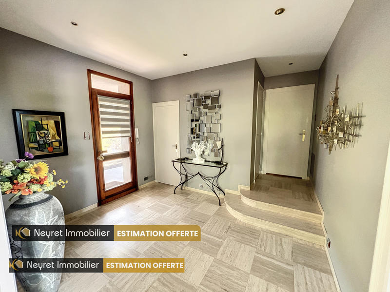 Villa - 225 m² - 8 pièces