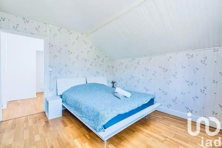 Maison - 220 m² - 10 pièces