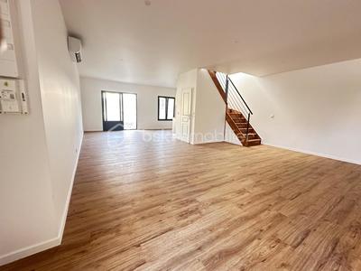 Maison - 827 m² - 35 pièces