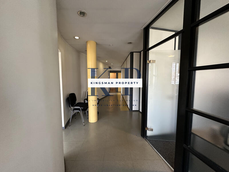 Bureau - 220 m²