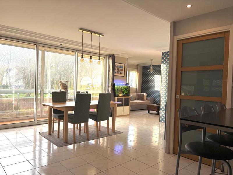 Appartement - 97 m² - 4 pièces