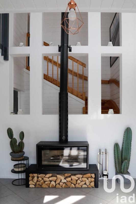 Maison - 230 m² - 6 pièces