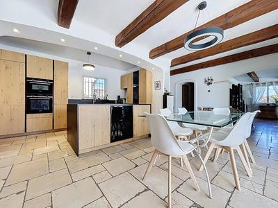 Villa - 240 m² - 7 pièces