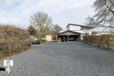 Maison - 307 m² - 5 pièces