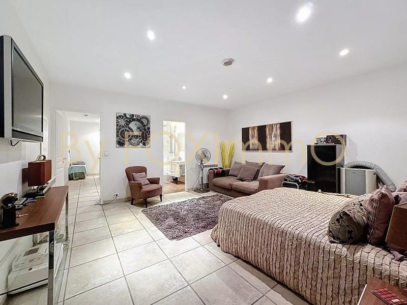 Appartement - 70 m² - 5 pièces