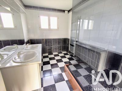 Maison - 156 m² - 8 pièces