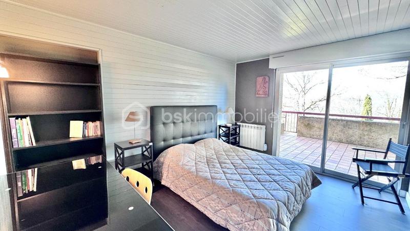 Maison d'architecte - 300 m² - 9 pièces