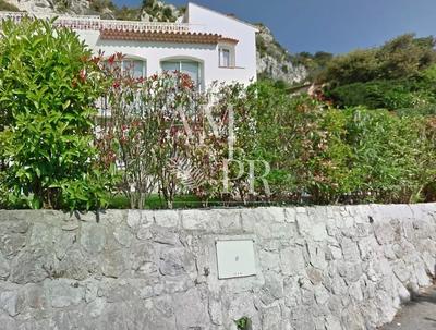 Maison - 237 m² - 7 pièces