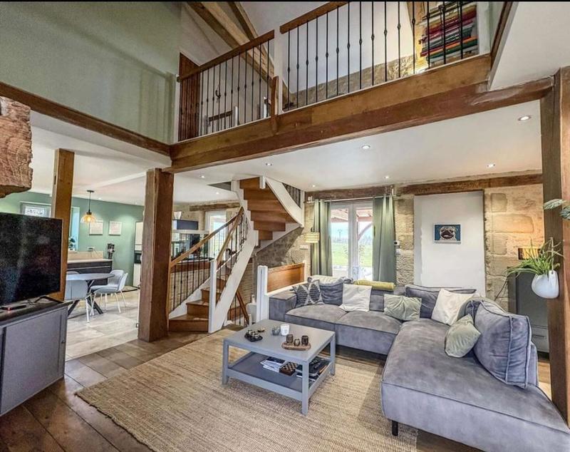 Demeure - 325 m² - 10 pièces