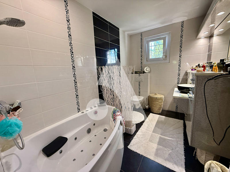 Maison - 108 m² - 6 pièces