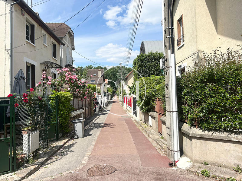 Maison - 208 m² - 4 pièces