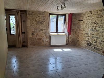 Maison traditionnelle - 90 m² - 3 pièces