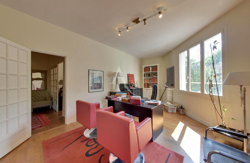 Bureau - 49 m² - 2 pièces