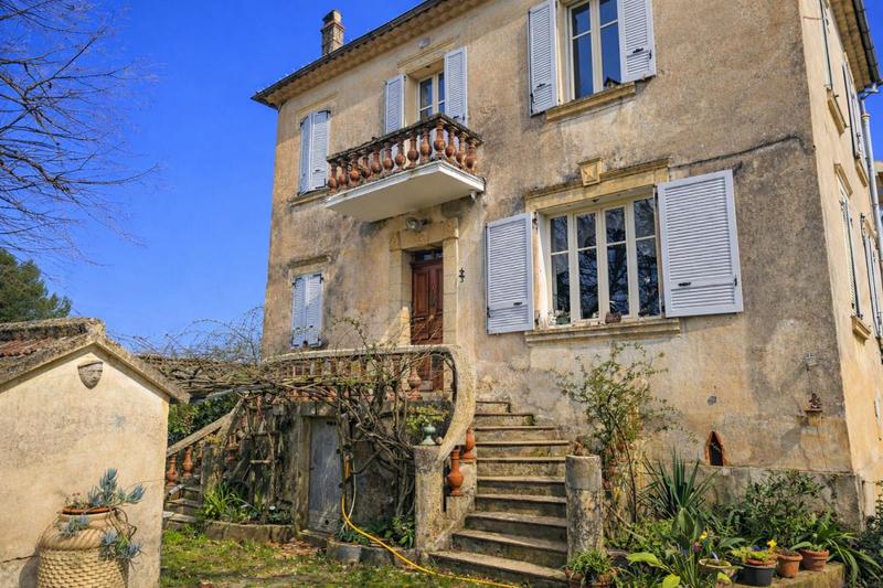 Maison - 220 m² - 6 pièces