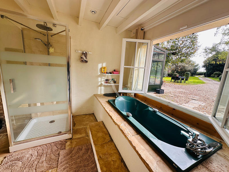 Demeure - 270 m² - 8 pièces