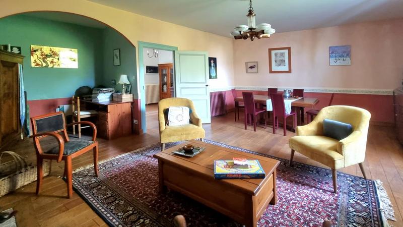 Propriété - 155 m² - 6 pièces