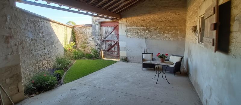 Maison ancienne - 225 m² - 3 pièces