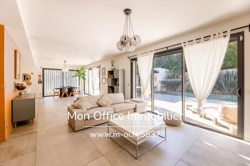 Maison - 180 m² - 5 pièces