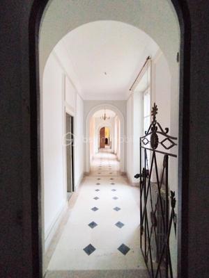 Maison - 480 m² - 14 pièces