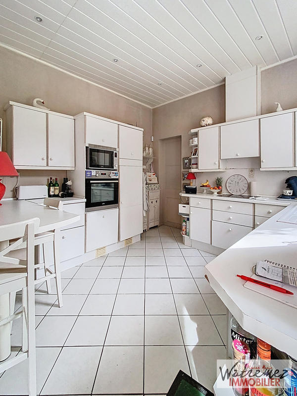 Maison - 352 m² - 1 pièce