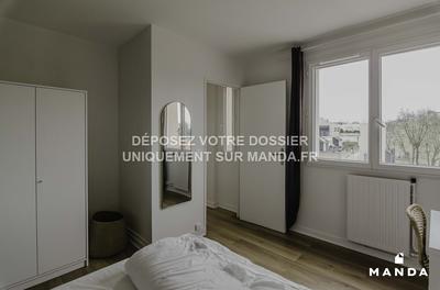 Chambre - 11 m² - 4 pièces