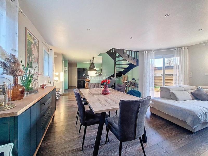 Maison - 90 m² - 5 pièces