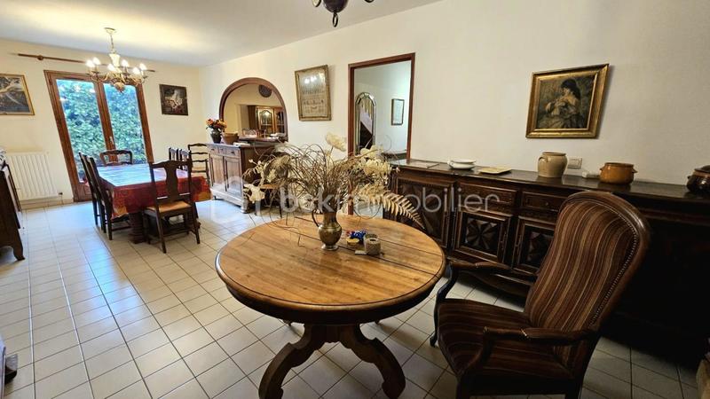 Maison - 190 m² - 10 pièces