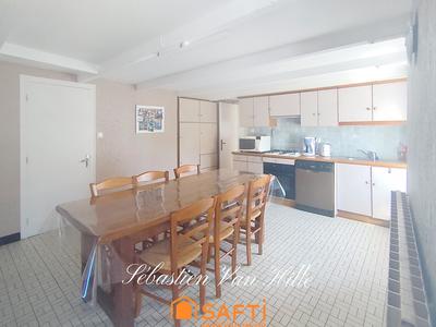 Maison - 97 m² - 5 pièces