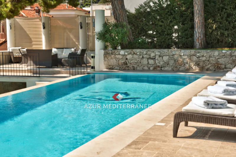 Villa - 298 m² - 6 pièces