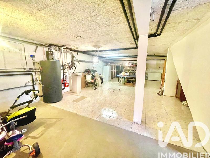 Maison - 215 m² - 8 pièces