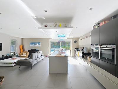 Maison - 187 m² - 5 pièces