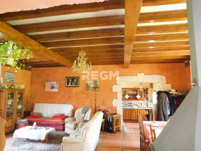 Propriété - 196 m² - 5 pièces